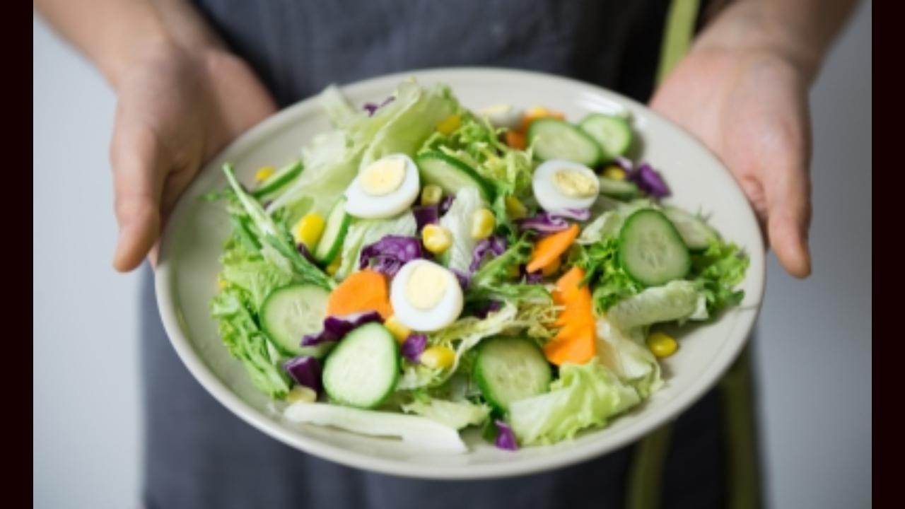 Right food can help people counter depression, say nutritionists